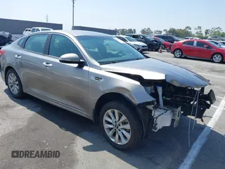 2018 Kia Optima S z VIN 5XXGT4L34JG263479, wystawiony jako IAAI lot #42675426 z przebiegiem Nie podano mil oraz . Historia ofert i sprzedaży dostępna na DreamBid. Obrazek 1.