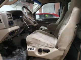 2004 Ford Excursion XLT with VIN 1FMNU41S94EB68872, listed as a Copart auction lot 85883684 with 313,211 mi miles and Clean Title. Bid and sale history available at DreamBid. Image 7.