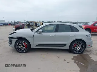 2022 Porsche Macan Turbo z VIN WP1AF2A53NLB31162, wystawiony jako IAAI lot #41902026 z przebiegiem 24 714 mil mil oraz . Historia ofert i sprzedaży dostępna na DreamBid. Obrazek 15.