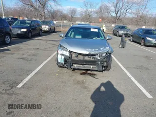 2017 Toyota Camry XLE with VIN 4T1BF1FK8HU675469, listed as a IAAI auction lot 41578198 with 172,230 mi miles and . Bid and sale history available at carsss.com. Image 6.