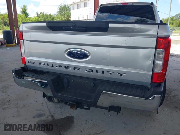 2019 Ford F-250 XL z VIN 1FT7W2BT7KED13259, wystawiony jako IAAI lot #42543359 z przebiegiem 136 511 mil mil oraz . Historia ofert i sprzedaży dostępna na DreamBid. Obrazek 17.
