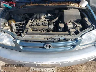 2000 Toyota Sienna LE with VIN 4T3ZF13C5YU217679, listed as a IAAI auction lot 42005053 with 198,953 mi miles. Bid and sale history available at carsss.com. Image 10.