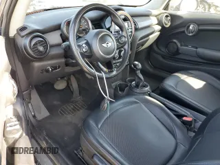 2014 MINI Hardtop with VIN WMWXM5C52ET932677, listed as a Copart auction lot 53486865 with 189,039 mi miles and Salvage title. Bid and sale history available at DreamBid. Image 8.