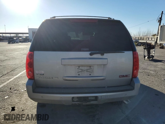 2008 GMC Yukon SLT 4SA z VIN 1GKFK13038R172640, wystawiony jako Copart lot #46718785 z przebiegiem 202 819 mil mil oraz Szkoda całkowita • Salvage title. Historia ofert i sprzedaży dostępna na DreamBid. Obrazek 6.