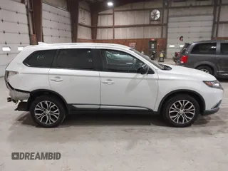 2018 Mitsubishi Outlander ES z VIN JA4AZ2A34JZ008883, wystawiony jako IAAI lot #42288285 z przebiegiem 65 554 mil mil oraz . Historia ofert i sprzedaży dostępna na DreamBid. Obrazek 13.