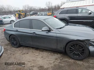 2013 BMW 3 Series 328i xDrive with VIN WBA3B5G50DNS02204, listed as a IAAI auction lot 41522572 with 1 mi miles. Bid and sale history available at carsss.com. Image 13.