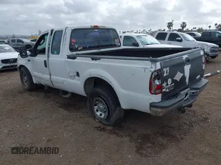 2003 Ford F-250 XL с VIN 1FTNX20L33EA76875, выставлен на аукционе IAAI как лот 41906622 с пробегом 182 874 миль миль и . История ставок и продаж доступна на DreamBid. Изображение 3.