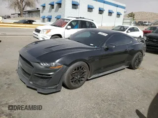 2019 Ford Mustang GT z VIN 1FA6P8CF3K5130158, wystawiony jako Copart lot #47542725 z przebiegiem 86 721 mil mil oraz Szkody całkowita. Historia ofert i sprzedaży dostępna na DreamBid. Obrazek 1.