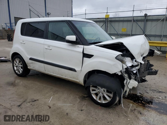 2013 Kia Soul + with VIN KNDJT2A6XD7765787, listed as a Copart auction lot 82016494 with 179,968 mi miles and Non Repairable. Bid and sale history available at carsss.com. Image 4.