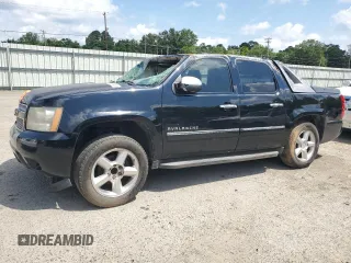 2011 Chevrolet Avalanche LTZ z VIN 3GNMCGE08BG106079, wystawiony jako Copart lot #59784735 z przebiegiem Nie podano mil oraz Szkoda całkowita • Salvage title. Historia ofert i sprzedaży dostępna na DreamBid. Obrazek 1.