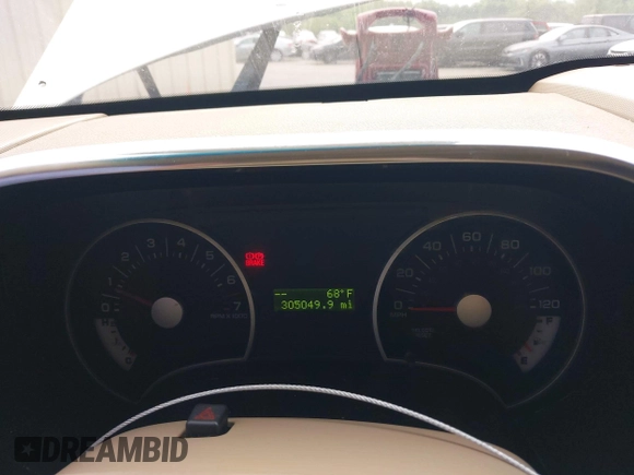 2008 Ford Explorer XLT with VIN 1FMEU63E38UB07385, listed as a IAAI auction lot 42300707 with 305,049 mi miles and . Bid and sale history available at DreamBid. Image 7.
