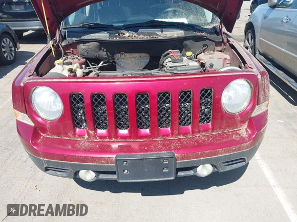 2012 Jeep Patriot Latitude with VIN 1C4NJRFB2CD604470, listed as a IAAI auction lot 41995971 with 124,477 mi miles and . Bid and sale history available at carsss.com. Image 10.