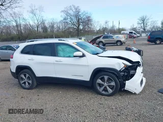 2019 Jeep Cherokee Limited with VIN 1C4PJLDB9KD469835, listed as a IAAI auction lot 41950965 with 80,576 mi miles. Bid and sale history available at carsss.com. Image 14.