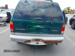 1999 Ford Explorer XLT z VIN 1FMZU32E7XZA43211, wystawiony jako IAAI lot #42162142 z przebiegiem 200 469 mil mil oraz . Historia ofert i sprzedaży dostępna na DreamBid. Obrazek 6.