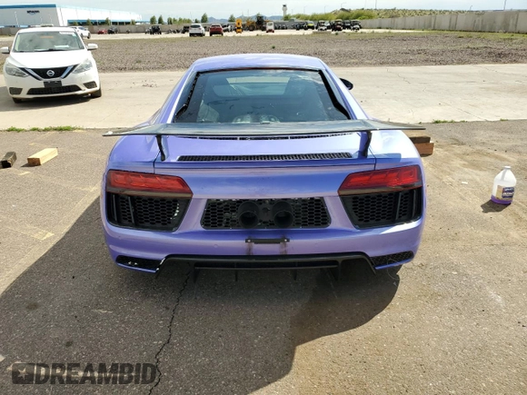 2017 Audi R8 z VIN WUAKBAFX2H7903141, wystawiony jako Copart lot #46552054 z przebiegiem 20 096 mil mil oraz . Historia ofert i sprzedaży dostępna na DreamBid. Obrazek 6.