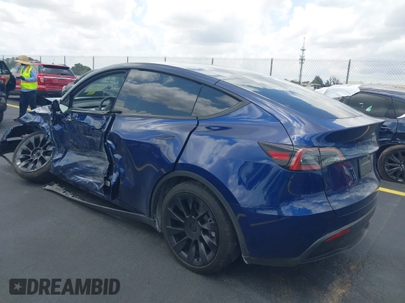 2024 Tesla Model Y с VIN 7SAYGDED8RF015882, выставлен на аукционе IAAI как лот 42202963 с пробегом 10 597 миль миль и . История ставок и продаж доступна на DreamBid. Изображение 3.