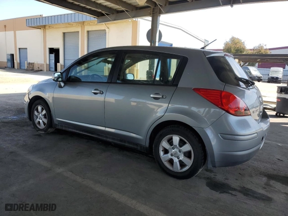2008 Nissan Versa 1.8 SL with VIN 3N1BC13E58L415376, listed as a Copart auction lot 52233785 with 136,228 mi miles and Clean Title. Bid and sale history available at carsss.com. Image 2.