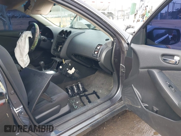 2012 Nissan Altima S z VIN 1N4AL2AP2CN513475, wystawiony jako IAAI lot #41447412 z przebiegiem 157 146 mil mil oraz . Historia ofert i sprzedaży dostępna na DreamBid. Obrazek 5.