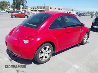 2006 Volkswagen Beetle z VIN 3VWPW31C66M410781, wystawiony jako IAAI lot #42357276 z przebiegiem 107 702 mil mil oraz . Historia ofert i sprzedaży dostępna na DreamBid. Obrazek 4.