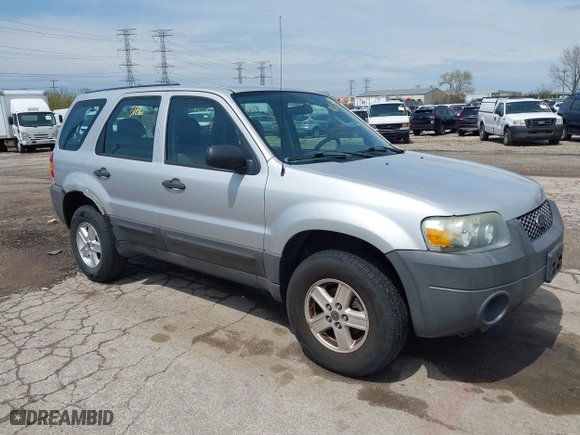 2007 Ford Escape XLS with VIN 1FMYU02Z97KB80446, listed as a IAAI auction lot 42113186 with 128,492 mi miles. Bid and sale history available at carsss.com. Image 1.