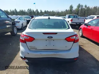 2013 Ford Focus SE with VIN 1FADP3F28DL274208, listed as a IAAI auction lot 41997585 with 233,384 mi miles. Bid and sale history available at carsss.com. Image 16.