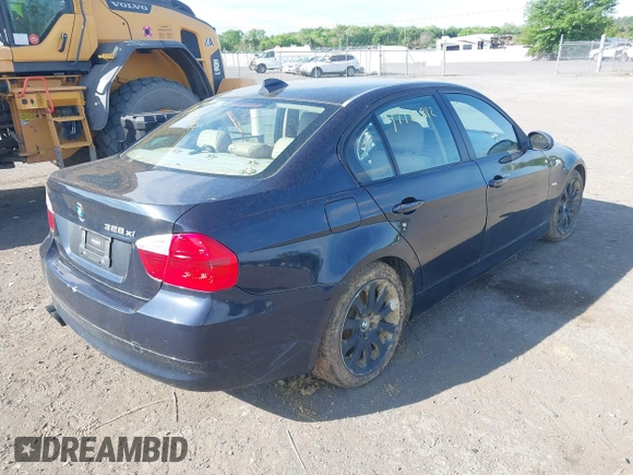 2008 BMW 3 Series 328xi with VIN WBAVC93568KZ73034, listed as a IAAI auction lot 42125812 with 219,019 mi miles and . Bid and sale history available at carsss.com. Image 4.