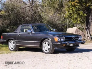 1988 Mercedes-Benz 560 Series 560SL with VIN WDBBA48D6JA089118, listed as a Copart auction lot 47891405 with 154,190 mi miles and Clean Title. Bid and sale history available at carsss.com. Image 1.