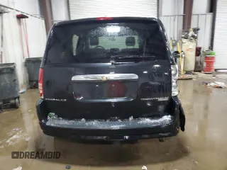 2009 Chrysler Town & Country Touring with VIN 2A8HR54169R665716, listed as a Copart auction lot 87646945 with 152,563 mi miles and Salvage Title. Bid and sale history available at DreamBid. Image 6.