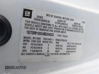 2004 GMC Safari Cargo with VIN 1GTDM19X04B504523, listed as a IAAI auction lot 41028946 with 191,471 mi miles. Bid and sale history available at carsss.com. Image 9.