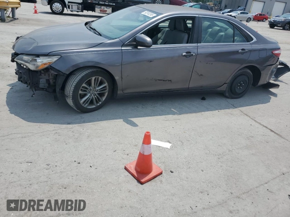 2015 Toyota Camry XLE z VIN 4T1BF1FK4FU039015, wystawiony jako Copart lot #59293295 z przebiegiem 130 335 mil mil oraz Szkoda całkowita • Salvage title. Historia ofert i sprzedaży dostępna na DreamBid. Obrazek 1.