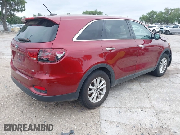 2020 Kia Sorento LX with VIN 5XYPG4A31LG686087, listed as a IAAI auction lot 41976544 with 111,158 mi miles and . Bid and sale history available at DreamBid. Image 4.
