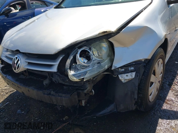 2009 Volkswagen Rabbit S z VIN WVWDA71K49W084907, wystawiony jako IAAI lot #42198880 z przebiegiem 160 293 mil mil oraz . Historia ofert i sprzedaży dostępna na DreamBid. Obrazek 6.