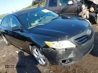 2011 Toyota Camry LE z VIN 4T1BF3EK0BU178887, wystawiony jako IAAI lot #41986695 z przebiegiem 241 360 mil mil oraz . Historia ofert i sprzedaży dostępna na DreamBid. Obrazek 1.