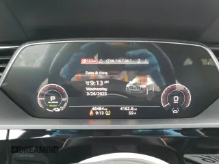 2023 Audi e-tron Sportback Premium Plus z VIN WA12ABGE1PB007387, wystawiony jako Copart lot #50734225 z przebiegiem 48 484 mil mil oraz Szkoda całkowita • Salvage title. Historia ofert i sprzedaży dostępna na DreamBid. Obrazek 9.