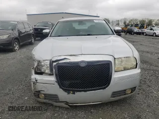 2005 Chrysler 300 with VIN 2C3JA53G95H621512, listed as a Copart auction lot 51285465 with 260,445 mi miles and Salvage Title. Bid and sale history available at carsss.com. Image 5.