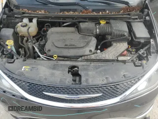 2020 Chrysler Pacifica Limited z VIN 2C4RC1GG3LR187459, wystawiony jako Copart lot #54705195 z przebiegiem 129 345 mil mil oraz Szkody całkowita. Historia ofert i sprzedaży dostępna na DreamBid. Obrazek 12.
