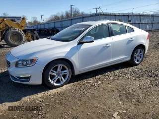 2015 Volvo S60 T5 Drive-E Premier with VIN YV126MFB1F2313301, listed as a Copart auction lot 43039045 with 112,685 mi miles and Salvage Title. Bid and sale history available at carsss.com. Image 1.