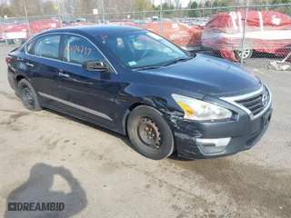 2015 Nissan Altima 2.5 with VIN 1N4AL3AP0FC124842, listed as a IAAI auction lot 42066237 with 147,853 mi miles. Bid and sale history available at carsss.com. Image 1.