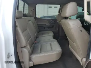 2016 GMC Sierra 2500HD Denali z VIN 1GT12UE84GF272949, wystawiony jako Copart lot #50641015 z przebiegiem 270 501 mil mil oraz Szkoda całkowita • Salvage title. Historia ofert i sprzedaży dostępna na DreamBid. Obrazek 10.