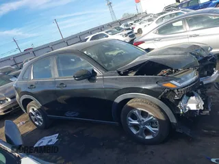 2023 Honda HR-V LX z VIN 3CZRZ1H39PM708833, wystawiony jako IAAI lot #41825121 z przebiegiem 21 395 mil mil oraz . Historia ofert i sprzedaży dostępna na DreamBid. Obrazek 13.