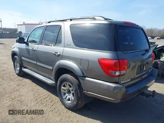 2005 Toyota Sequoia SR5 with VIN 5TDBT44A05S245220, listed as a IAAI auction lot 41674349 with 112,000 mi miles and . Bid and sale history available at DreamBid. Image 3.