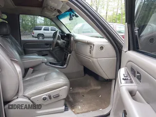 2005 GMC Yukon Denali z VIN 1GKEK63U65J182925, wystawiony jako IAAI lot #42071053 z przebiegiem 235 367 mil mil oraz . Historia ofert i sprzedaży dostępna na DreamBid. Obrazek 5.