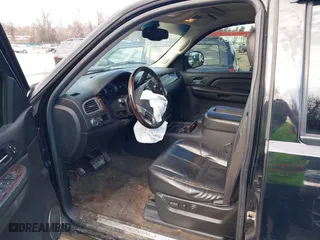 2008 GMC Yukon Denali with VIN 1GKFK63888J139246, listed as a IAAI auction lot 41649830 with 328,472 mi miles. Bid and sale history available at carsss.com. Image 5.