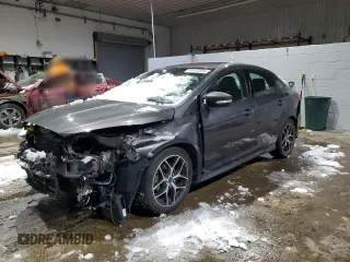 2015 Ford Focus SE with VIN 1FADP3F21FL285408, listed as a Copart auction lot 45160405 with 123,669 mi miles and Salvage Title. Bid and sale history available at carsss.com. Image 1.