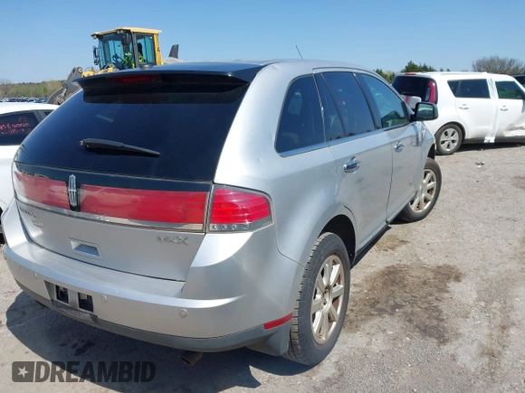 2009 Lincoln MKX with VIN 2LMDU68C69BJ08111, listed as a IAAI auction lot 41980408 with 227,535 mi miles. Bid and sale history available at carsss.com. Image 4.