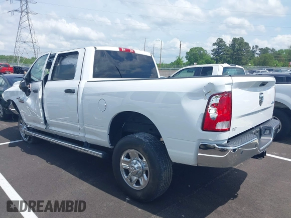 2018 Ram 2500 Tradesman with VIN 3C6UR5CJ6JG276003, listed as a IAAI auction lot 42128023 with 41,113 mi miles and . Bid and sale history available at DreamBid. Image 14.