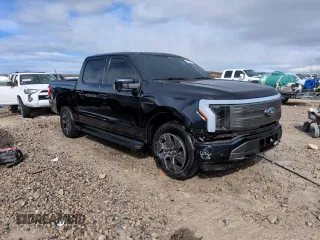 2023 Ford F-150 Lightning Pro с VIN 1FTVW1EV5PWG16444, выставлен на аукционе Copart как лот 48224415 с пробегом 25 782 миль миль и Списание • Salvage title. История ставок и продаж доступна на DreamBid. Изображение 13.