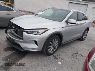 2019 Infiniti QX50 Essential z VIN 3PCAJ5M13KF136032, wystawiony jako IAAI lot #41391260 z przebiegiem 102 407 mil mil oraz . Historia ofert i sprzedaży dostępna na DreamBid. Obrazek 17.