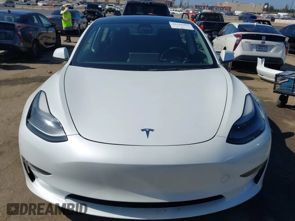 2023 Tesla Model 3 z VIN 5YJ3E1EA5PF401237, wystawiony jako IAAI lot #42520423 z przebiegiem 45 262 mil mil oraz . Historia ofert i sprzedaży dostępna na DreamBid. Obrazek 13.