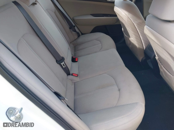 2016 Kia Optima LX with VIN KNAGT4L39G5098281, listed as a IAAI auction lot 40614976 with 99,914 mi miles. Bid and sale history available at carsss.com. Image 8.